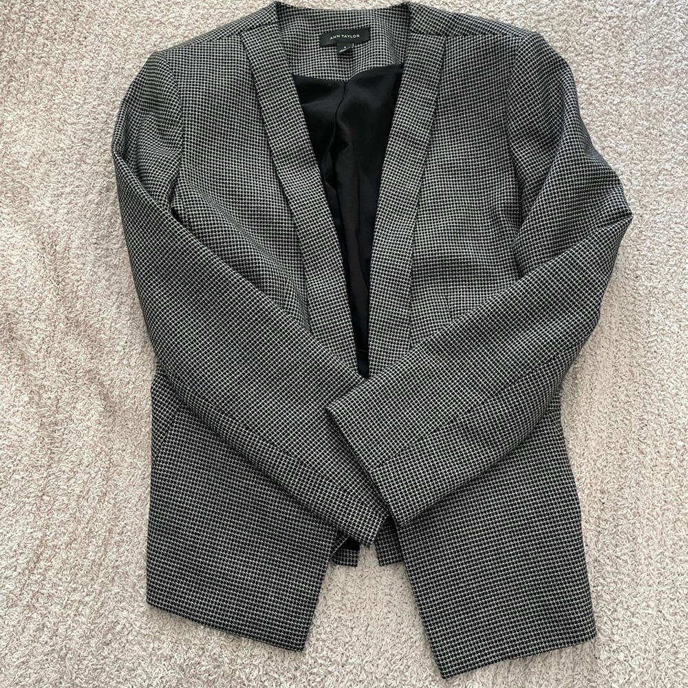 Ann Taylor Size 6 Blazer Houndstooth